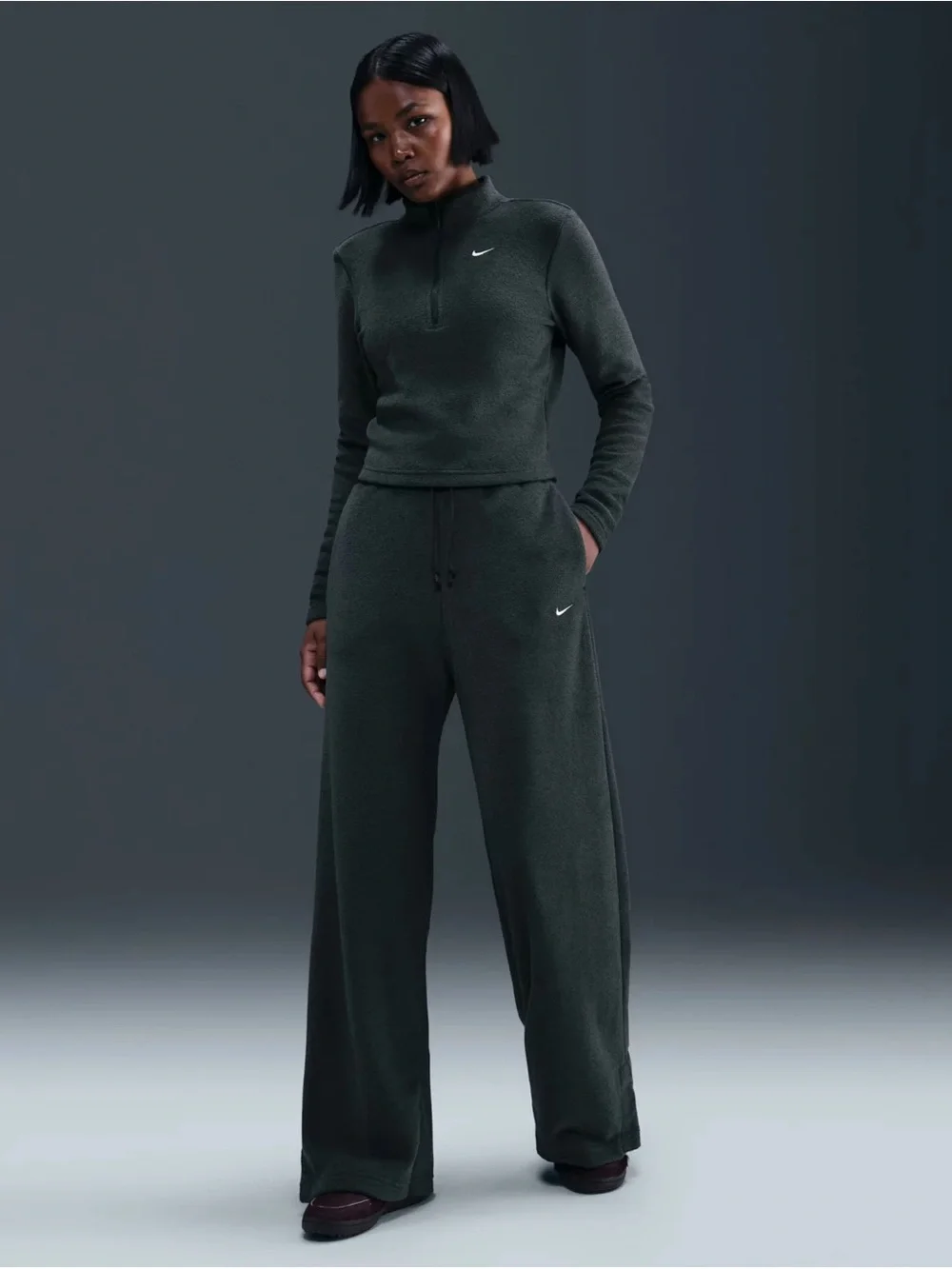 Nike Seaweed Wide-Leg Fleece Jogger Pants